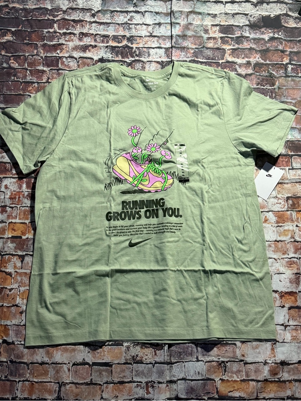 Nike Light Green Men's Short Sleeve Graphic Tee with Floral Sneaker